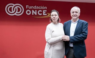 La vicepresidenta ejecutiva de Inserta Empleo, Virginia Carcedo, y el presidente de Aldeas Infantiles SOS de España, Pedro Puig.