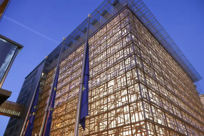 Banderas de la UE a media asta