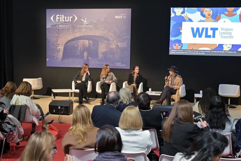 Archivo - Fitur Woman 2025 destaca que el futuro del turismo pasa por el liderazgo femenino.