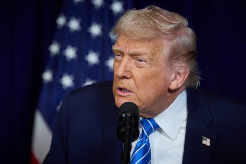 El presidente de Estados Unidos, Donald Trump, durante una rueda de prensa tras una reunión en Mar-a-Lago con su homólogo de Ucrania, Volodimir Zelenski, en diciembre de 2025 (archivo)