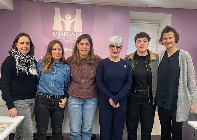 Miren Elgarresta ikerlanaren egileekin