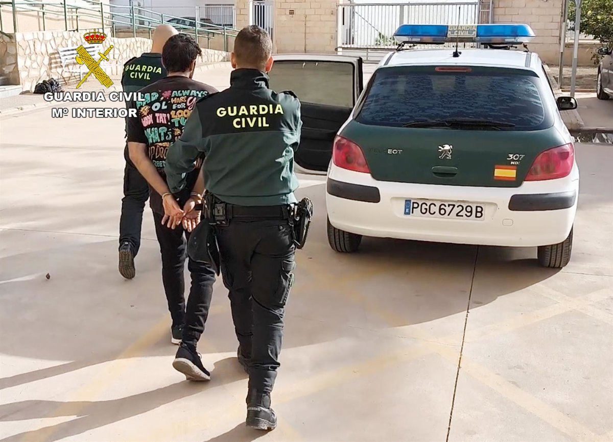 Detenidas 13 personas por cerca de una treintena de robos en viviendas y comercios de la Región y Alicante