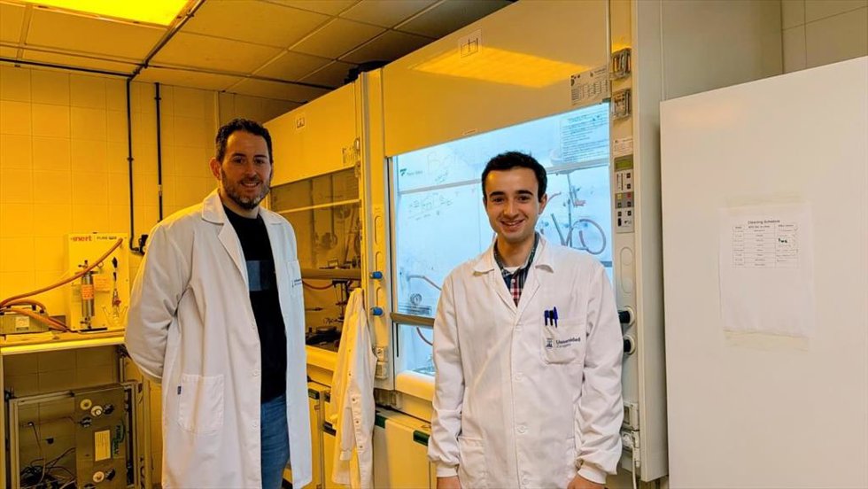 Los investigadores Alberto Concellón Allueva y Mauricio Vera Arévalo.