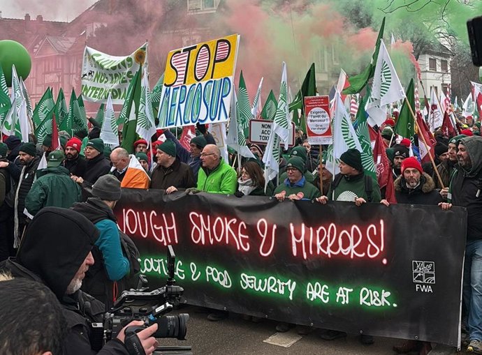 Protesta del campo europeo en Estrasburgo contra el acuerdo de Mercosur