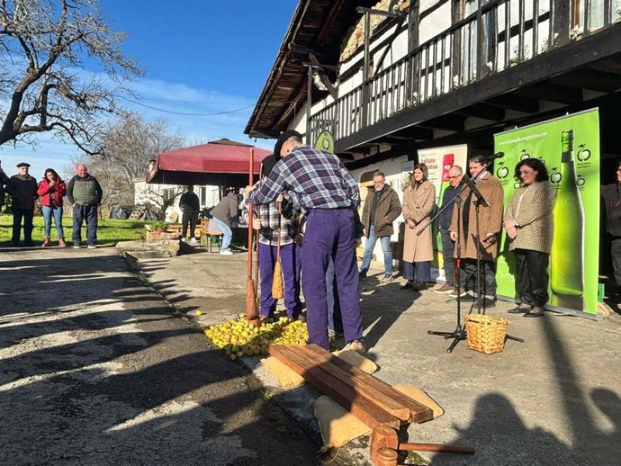 Inauguración de la temporada del 'txotx' en Bizkaia.