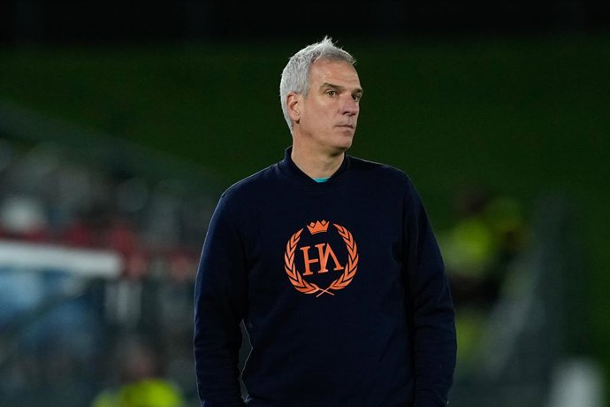 Javier Lerga, head coach of Athletic Club, looks on during the Spanish Women League, Liga F, football match played between Real Madrid and Athletic Club de Bilbao at Alfredo Di Stefano stadium on January 13, 2026, in Valdebebas, Madrid, Spain.