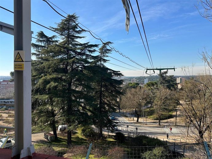 Teleférico de Madrid durante sus obras de renovación.