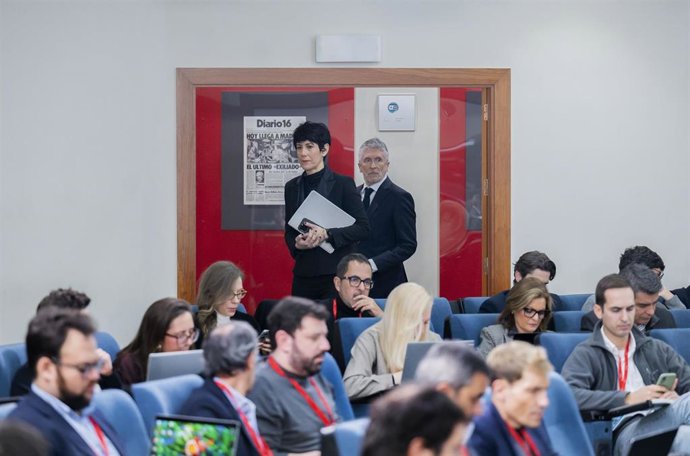 El ministro del Interior, Fernando Grande-Marlaska, y la ministra de Inclusión Seguridad Social y Migracioneas y Portavoz del Gobierno, Elma Saiz, a su llegada a la rueda de prensa