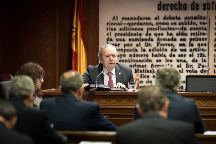 Archivo - El exvicerrector de Relaciones Institucionales de la Universidad Complutense de Madrid (UCM) Juan Carlos Doadrio, comparece ante la comisión de investigación del ‘caso Koldo’, en el Senado, a 10 de diciembre de 2025, en Madrid (España).