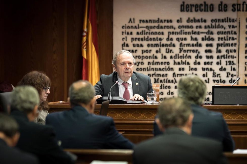 Archivo - El exvicerrector de Relaciones Institucionales de la Universidad Complutense de Madrid (UCM) Juan Carlos Doadrio, comparece ante la comisión de investigación del caso Koldo, en el Senado, a 10 de diciembre de 2025, en Madrid (España).