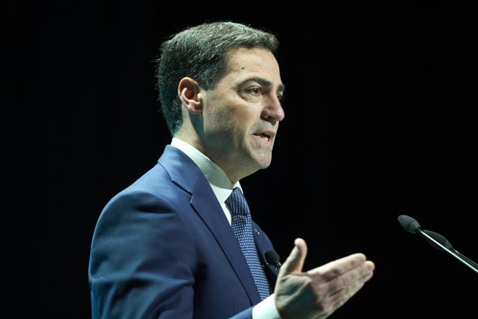 El lehendakari, Imanol Pradales, interviene durante la primera edición del Foro Capital, en el Centro Cultural Arkabia, a 16 de enero de 2026, en Vitoria-Gasteiz, Álava, País Vasco (España). Pradales ha sido el protagonista de la primera edición del Foro 