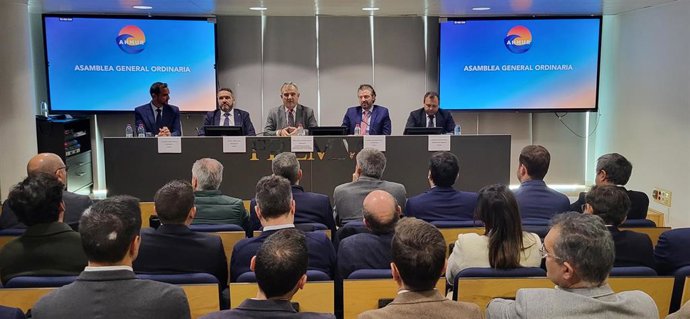El consejero de Medio Ambiente, Universidades, Investigación y Mar Menor, Juan María Vázquez, durante su intervención en la Asamblea General de la Asociación del Hidrógeno Verde en la Región de Murcia
