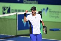 Rafa Jódar brilla en su debut en Australia y Sinner se mete en segunda ronda sin complicaciones