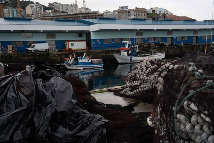 Puerto de Vigo durante el paro de la flota pesquera de bajura, a 19 de enero de 2026, en Vigo, Pontevedra, Galicia (España). La flota de pesca de bajura comienza un paro indefinido para protestar contra la nueva normativa europea que obliga a los barcos a