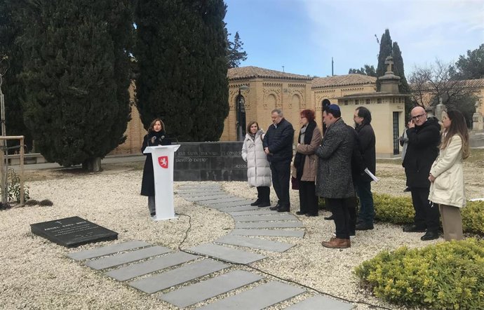 Conmemoración del 81 aniversario del Día Internacional en Memoria de las Víctimas del Holocausto en el cementerio de Torrero