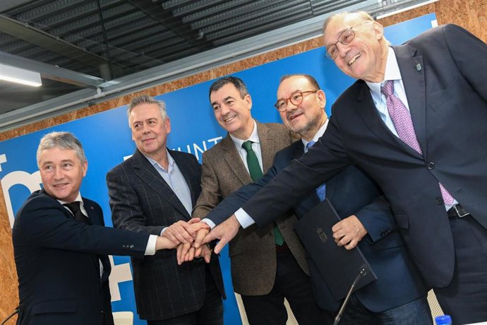 Constituida la comisión de seguimiento para descentralizar Medicina, que incorporará representación estudiantil