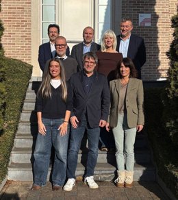 L'expresident i líder de Junts, Carles Puigdemont, amb els 7 diputats del partit al Congrés