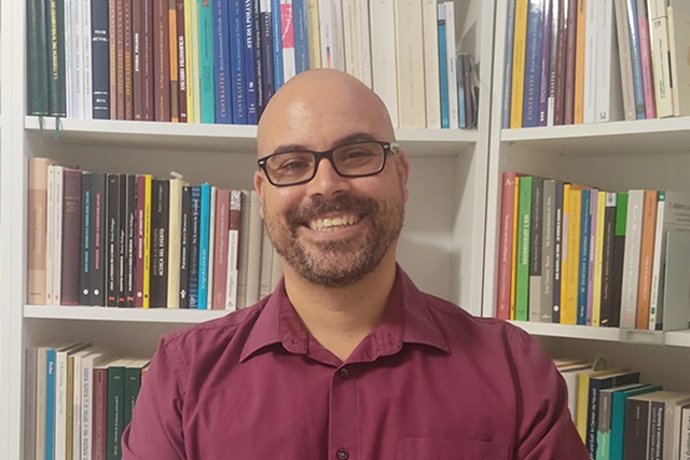 El proyecto de investigación 'Habitar la tierra en un mundo tecnificado', del profesor de la Facultad de Filosofía y Letras, Alejandro Rojas, ha sido reconocido en el concurso nacional de la Fundación Areces para ayudas a la I+D en  Humanidades.