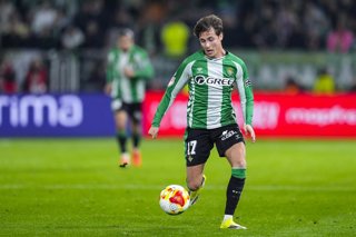Rodrigo Riquelme of Real Betis in action during the Copa del Rey Round of 16 football match played between Real Betis and Elche CF at La Cartuja stadium on January 14, 2026, in Sevilla, Spain.