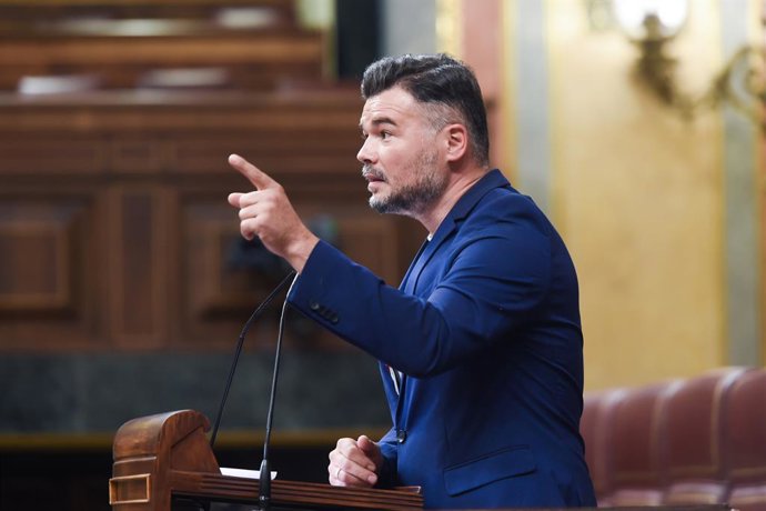 Archivo - Arquivo - O deputado do ERC Gabriel Rufián, durante uma sessão plenária no Congresso dos Deputados, em 23 de setembro de 2025, em Madri (Espanha). O Congresso debate a consideração de duas propostas de lei, a primeira, do PSOE e do Junts, 