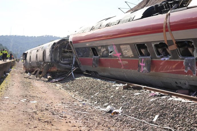 Uno de los vagones del tren de Iryo que descarriló 