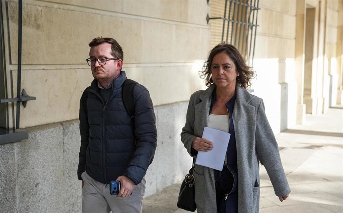 La consejera de Sostenibilidad y Medio Ambiente, Catalina García, este martes tras su comparecencia en un juzgado de Sevilla en las diligencias previas por los contratos de emergencia del Servicio Andaluz de Salud (SAS).