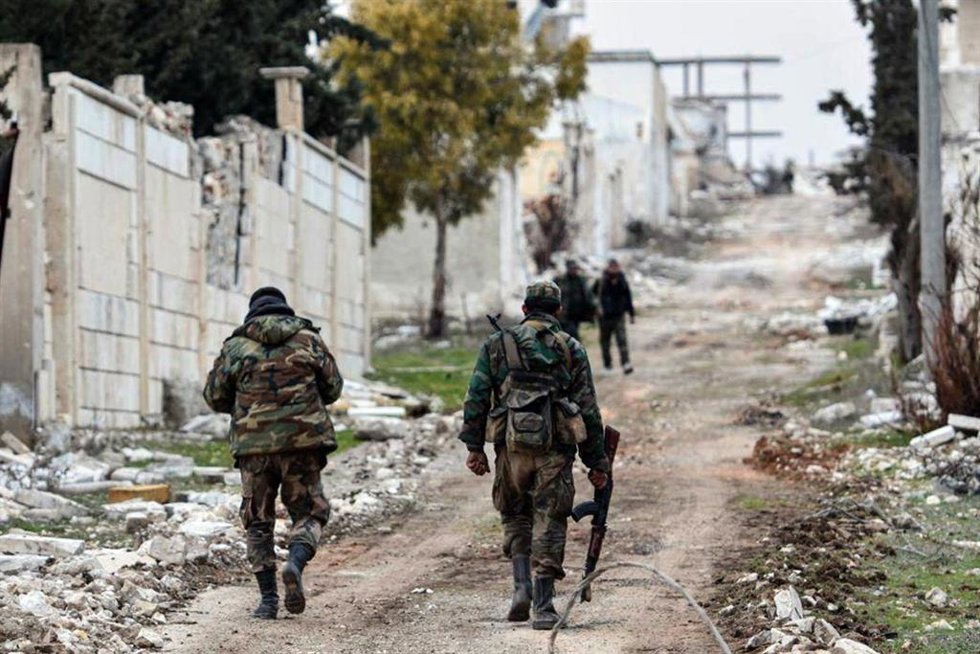 Archivo - Militares sirios a las afueras de la ciudad de Aleppo