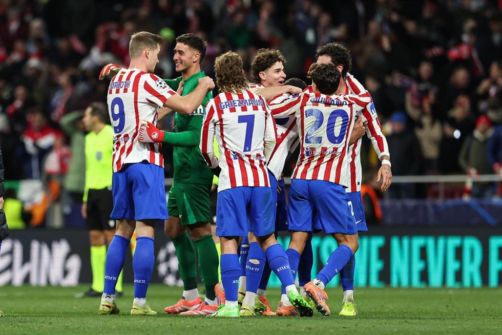Archivo - Los jugadores del Atlético de Madrid celebran un gol en la Liga de Campeones.