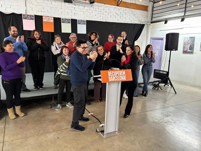 (I-D) El Candidat A les Primàries De Bcomú Gerardo Pisarello I La Regidor Carol Recio, Que Serà El seu número 2 En El Procés