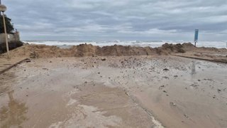 Imagen del temporal marítimo a su paso por Tavernes de la Valldigna
