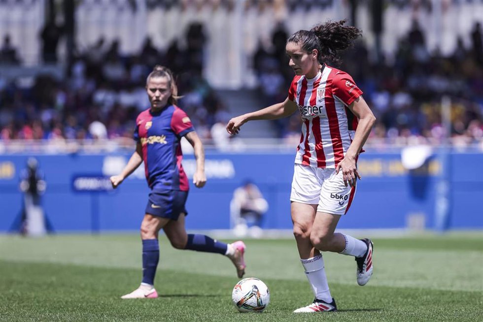 Archivo - Maite Valero, del Athletic Club, en acción durante el partido de la Liga F española entre el FC Barcelona y el Athletic Club de Bilbao en el estadio Johan Cruyff