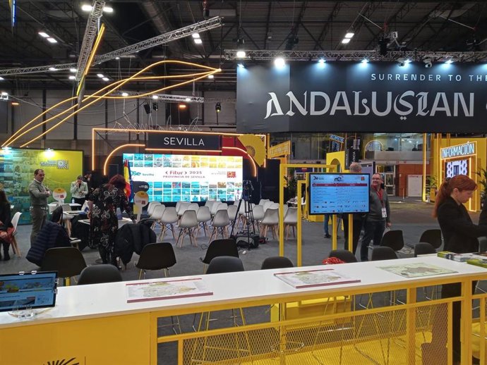 Vista del pabellón 5 de Ifema, que ocupa en su totalidad Andalucía, desde el stand de la Diputación, en la edición del pasado año.