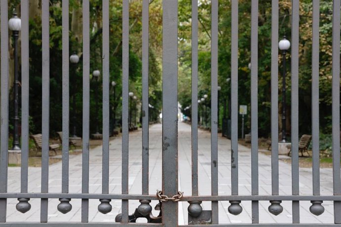 Archivo - El Campo Grande de Valladolid permanecerá cerrado debido a la previsión de fuertes vientos