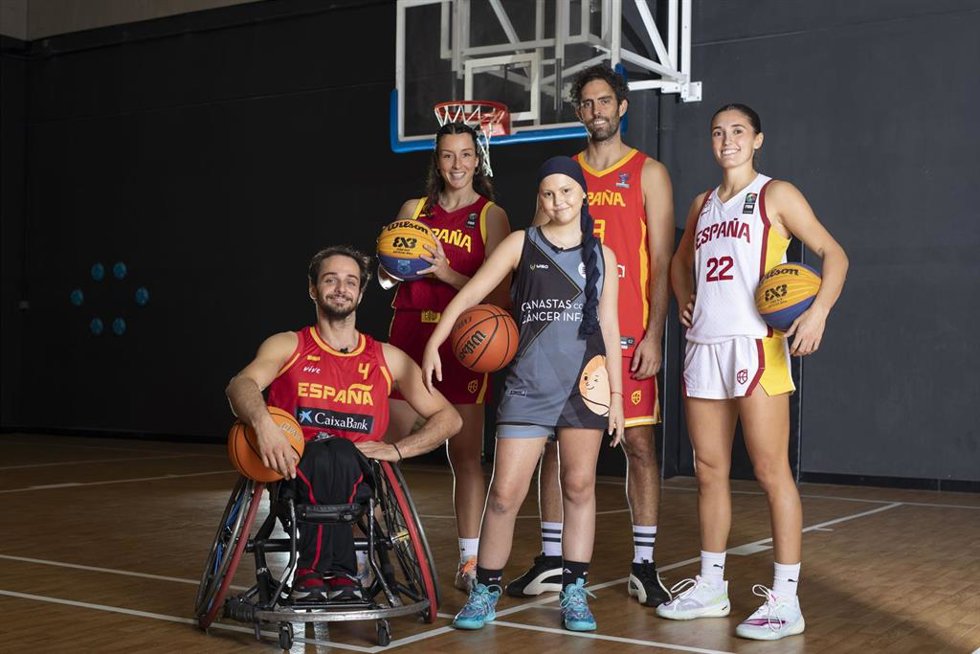 El mundo del fútbol y el baloncesto de la Comunidad de Madrid, unidos contra el cáncer infantil de la mano de Unoentrecienmil