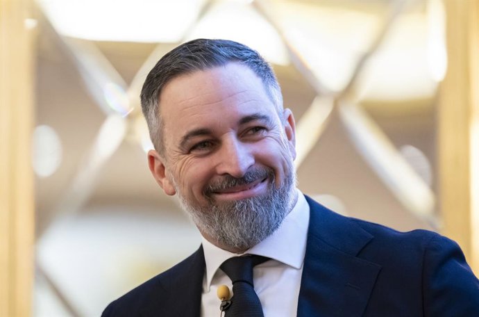 O presidente do Vox, Santiago Abascal, durante o café da manhã do Fórum Empresarial “Novos desafios, novas nomenclaturas”, no Hotel Wellington, em 21 de janeiro de 2026, em Madri (Espanha).