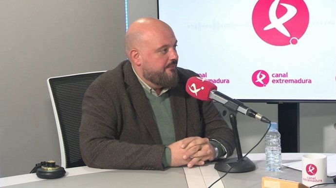 El nuevo presidente de la Asamblea de Extremadura, Manuel Naharro, es entrevistado en Canal Extremadura