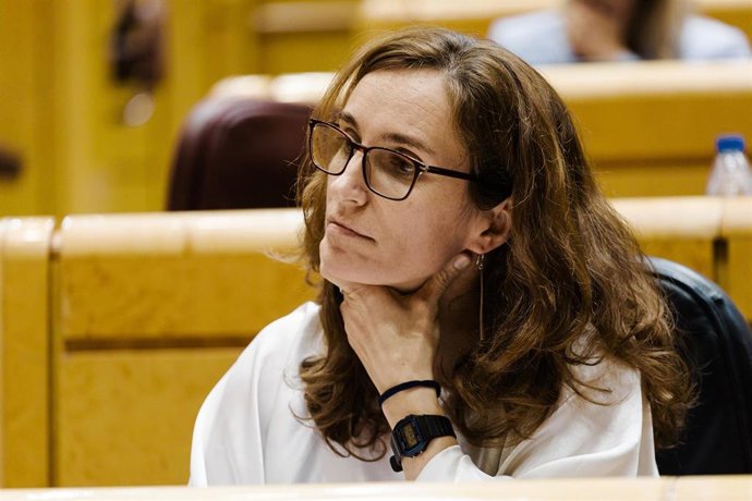 Archivo - La ministra de Sanidad, Mónica García, durante una sesión plenaria en el Senado, a 25 de noviembre de 2025, en Madrid (España). El pleno estará marcado por el debate sobre la reforma del sistema de financiación autonómica, con especial atención 