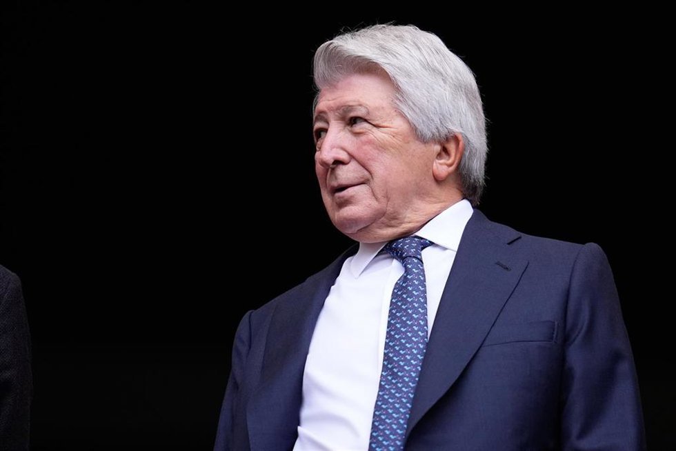 Archivo - El presidente del Atlético de Madrid, Enrique Cerezo, durante un acto.