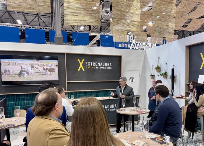 Cata comentada de la DOP Torta del Casar en Fitur