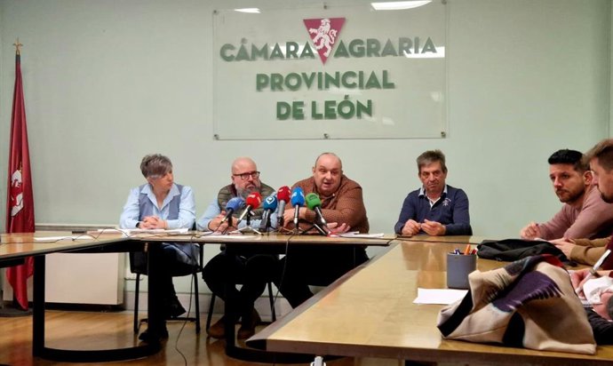 Representantes de UGAL-UPA, Asaja, Ucale-COAG y UCCL en León han presentado el acto reivindicativo que tendrá lugar el próximo día 29 en rechazo al acuerdo UE-Mercosur.
