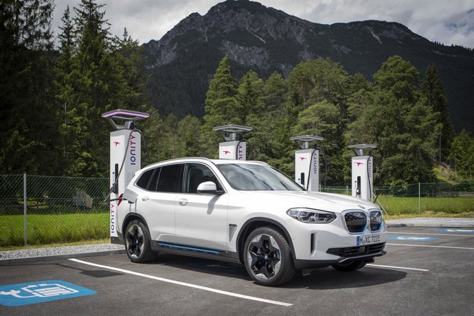 Archivo - El grupo BMW superó las 68.800 ventas en España (+4,2%) y espera crecer en 2026 por la electrificación