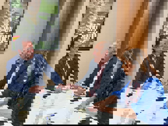 El presidente del Grupo Parlamentario Vox, David Moreno, en su reunión con responsables de Asaja.