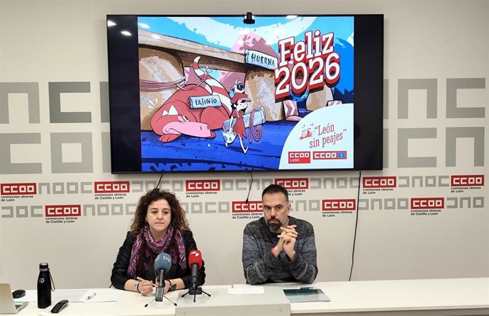 La secretaria general de CCOO en León, Elena Blasco (izquierda) y el secretario general de CCOO Asturias, José Manuel Zapico (derecha), en la presentación de la campaña conjunta, en la capital leonesa.