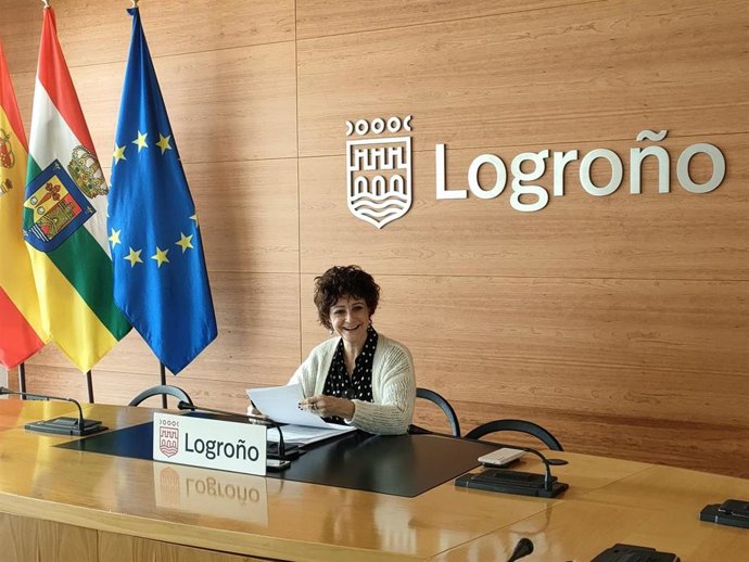 Archivo - La portavoz del Equipo de Gobierno del Ayuntamiento de Logroño, Celia Sanz, en comparecencia de prensa