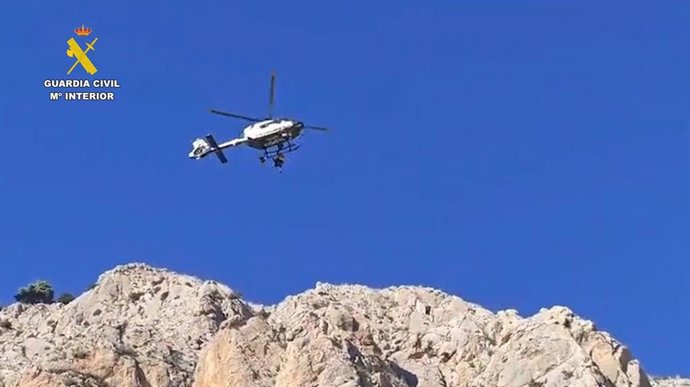 Helicóptero del Servicio Aéreo de la Guardia Civil utilizado en el rescate del senderista en Vélez-Rubio (Almería).