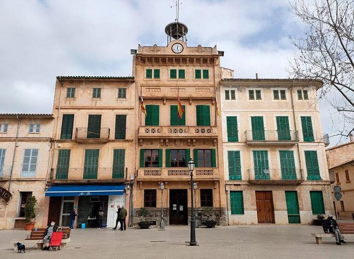 Fachada de la sede del Ayuntamiento de Llucmajor.