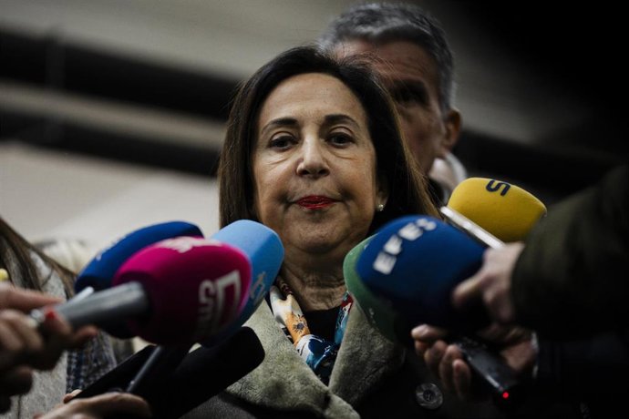 La ministra de Defensa, Margarita Robles, ofrece declaraciones a los medios durante una visita al personal ucraniano que se instruye en el marco de la Operación EUMAM-UA, en la Academia de Infantería, a 21 de enero de 2026, en Toledo,  Castilla-La Mancha 