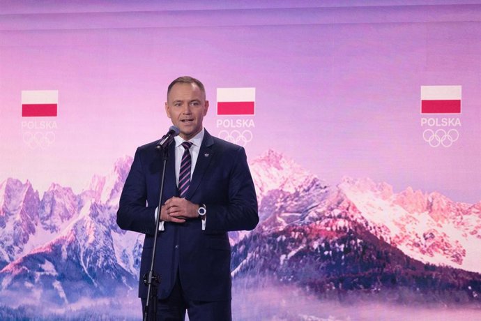 16 de janeiro de 2026, Varsóvia, Voivodia da Mazóvia, Polônia: O presidente polonês KAROL NAWROCKI faz um discurso durante uma gala de canções natalinas organizada pelo Comitê Olímpico Polonês no Centro Olímpico de Varsóvia. O evento acontece poucas seman