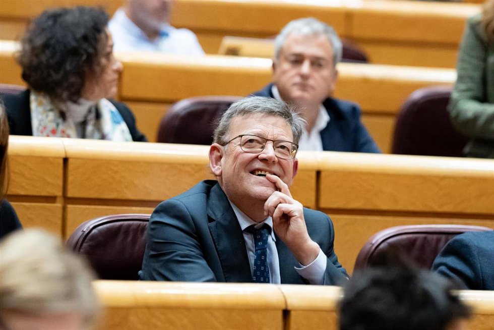 Archivo - Ximo Puig, asiste a una sesión plenaria, en el Senado, a 12 de diciembre de 2023, en Madrid (España)