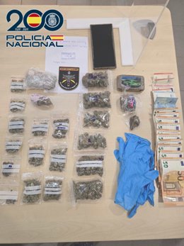 Marihuana, hachís y dinero intervenido en Santander